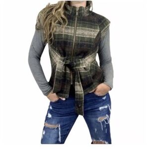 Cabi all tied up wool blend plaid vest size medium